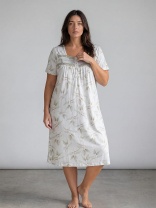Женская сорочка "Leaves Plus Size" Женская сорочка "Leaves Plus Size"